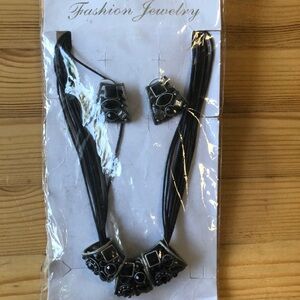 Fashion Jewelry Black Necklace and Earring Set